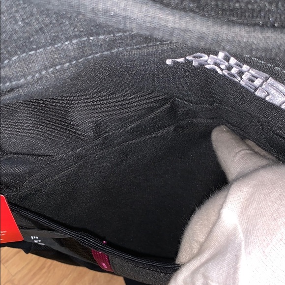 NWT The North Face Recon Backpack - Grey/Purple - Picture 14 of 16